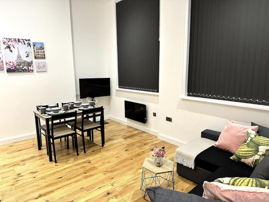 Spacious And Elegant Apartment Birmingham Extérieur photo