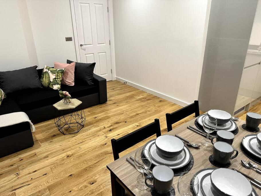Spacious And Elegant Apartment Birmingham Extérieur photo