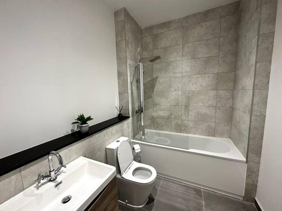 Spacious And Elegant Apartment Birmingham Extérieur photo